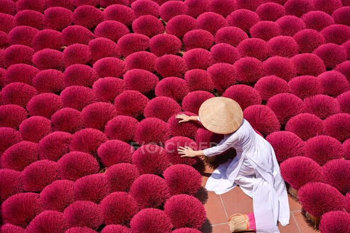 Hotspot Matrix: Biến Phương Oanh diện set đồ 50 thành cơ hội marketing đột phá