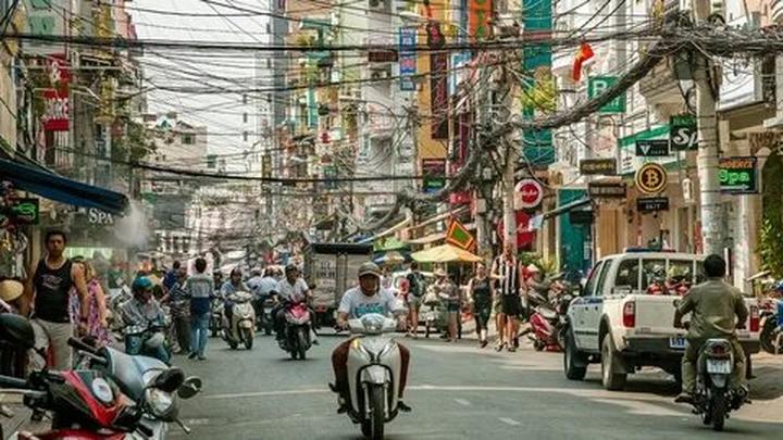 Hotspot Matrix: Biến Mẹ Cua Cốm khen vải trứng Phù thành cơ hội marketing đột phá