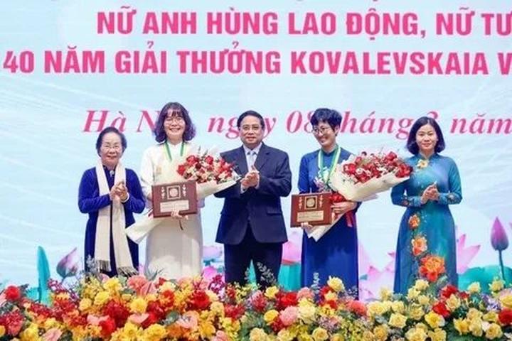 Hotspot Matrix và Gái Pháp mê tít 2 kiểu váy xinh như thơ, diện từ hè năm này sang năm